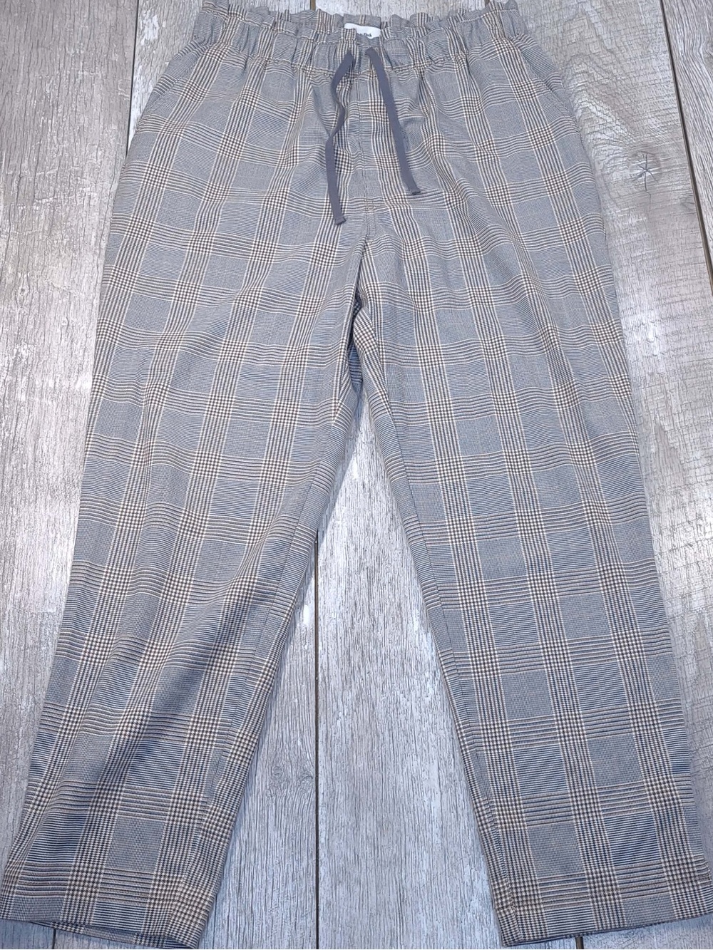 Abercrombie and Fitch women’s Ultra High Rise Stretch waist plaid pants large